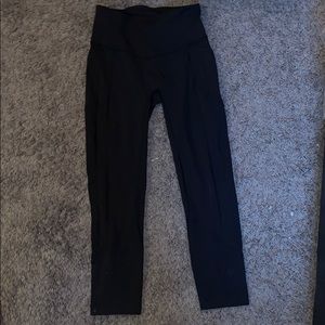 Black cropped lululemon leggings